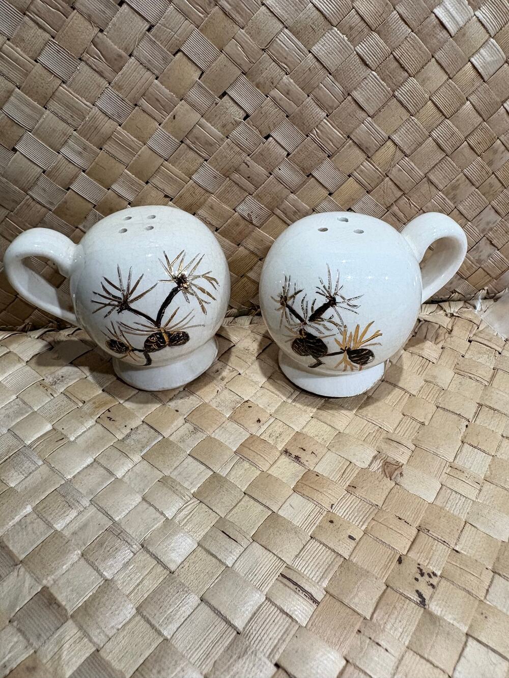 vintage pinecone salt & pepper shakers cream ceramic hand painted